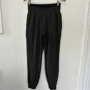 Athleta Salutation Joggers size M Tall